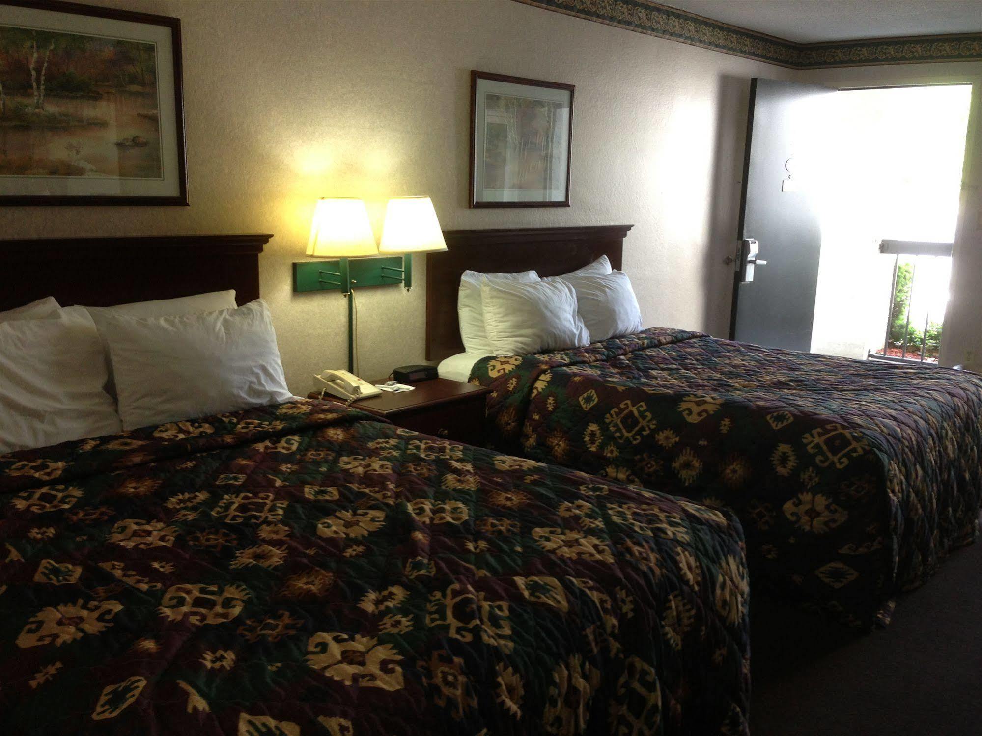 Cherokee Grand Hotel Екстериор снимка