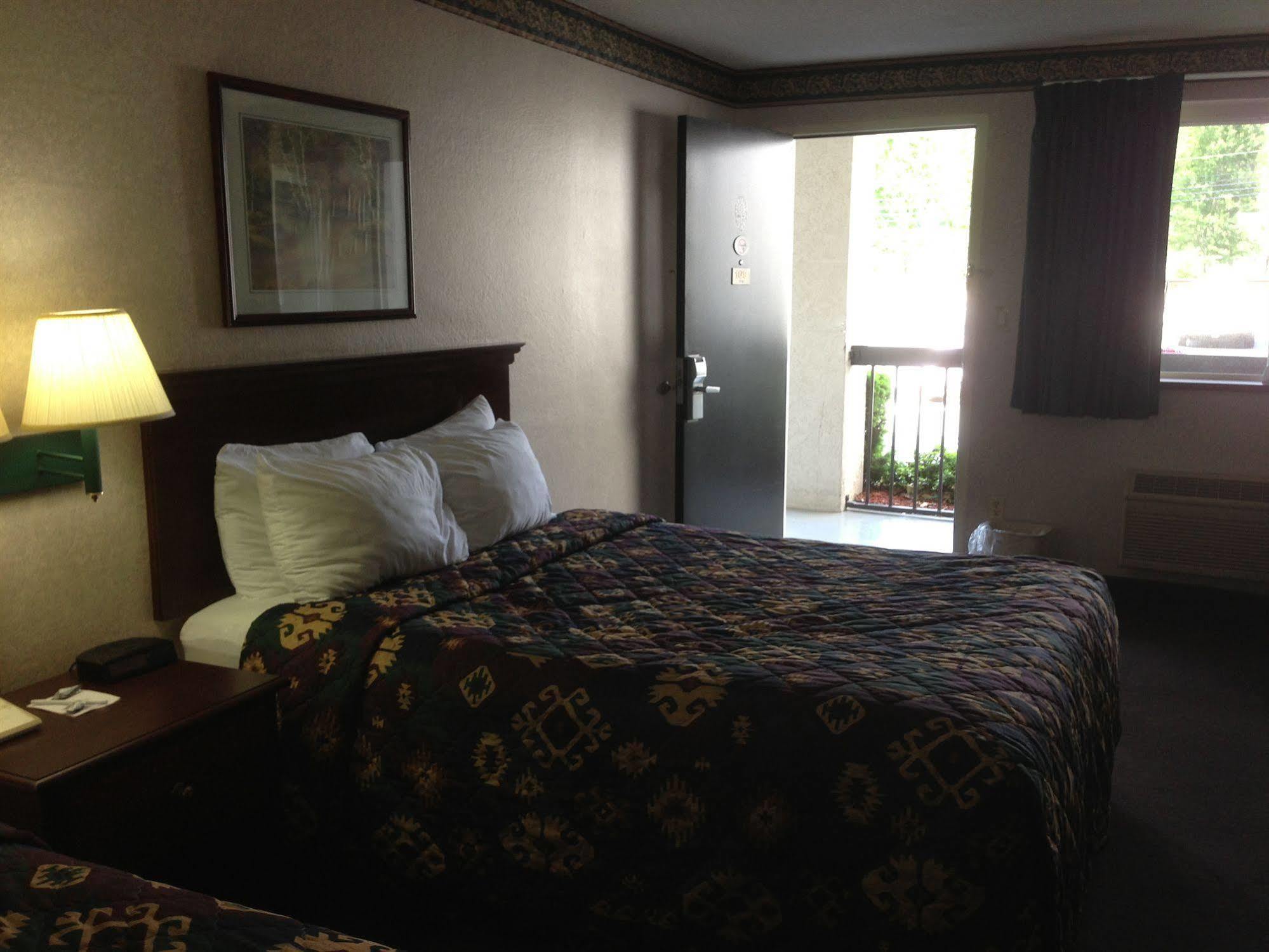 Cherokee Grand Hotel Екстериор снимка